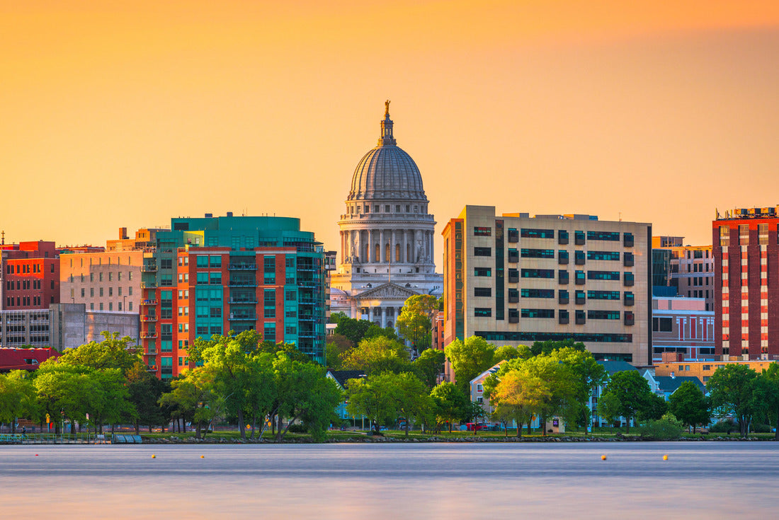 Noah Jigsaw Puzzle Madison, Wisconsin, USA downtown skyline at dusk on Lake Monona 2000 pieces