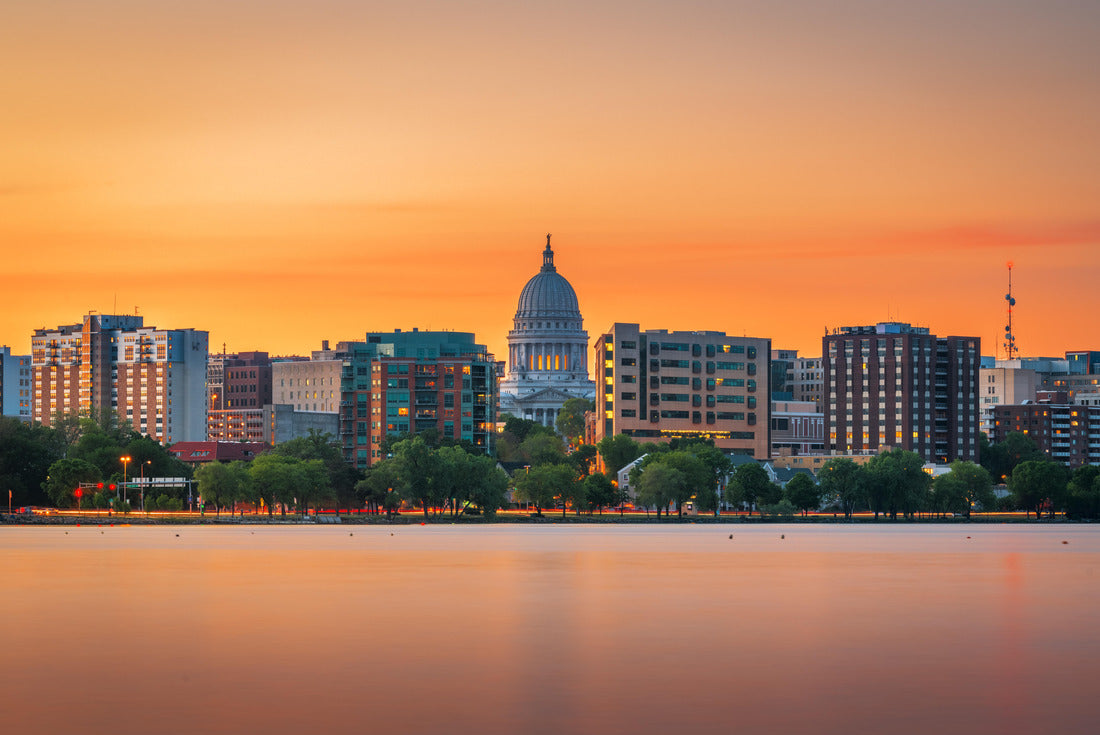 Noah Jigsaw Puzzle Madison, Wisconsin, USA downtown skyline at dusk on Lake Monona 2000 pieces