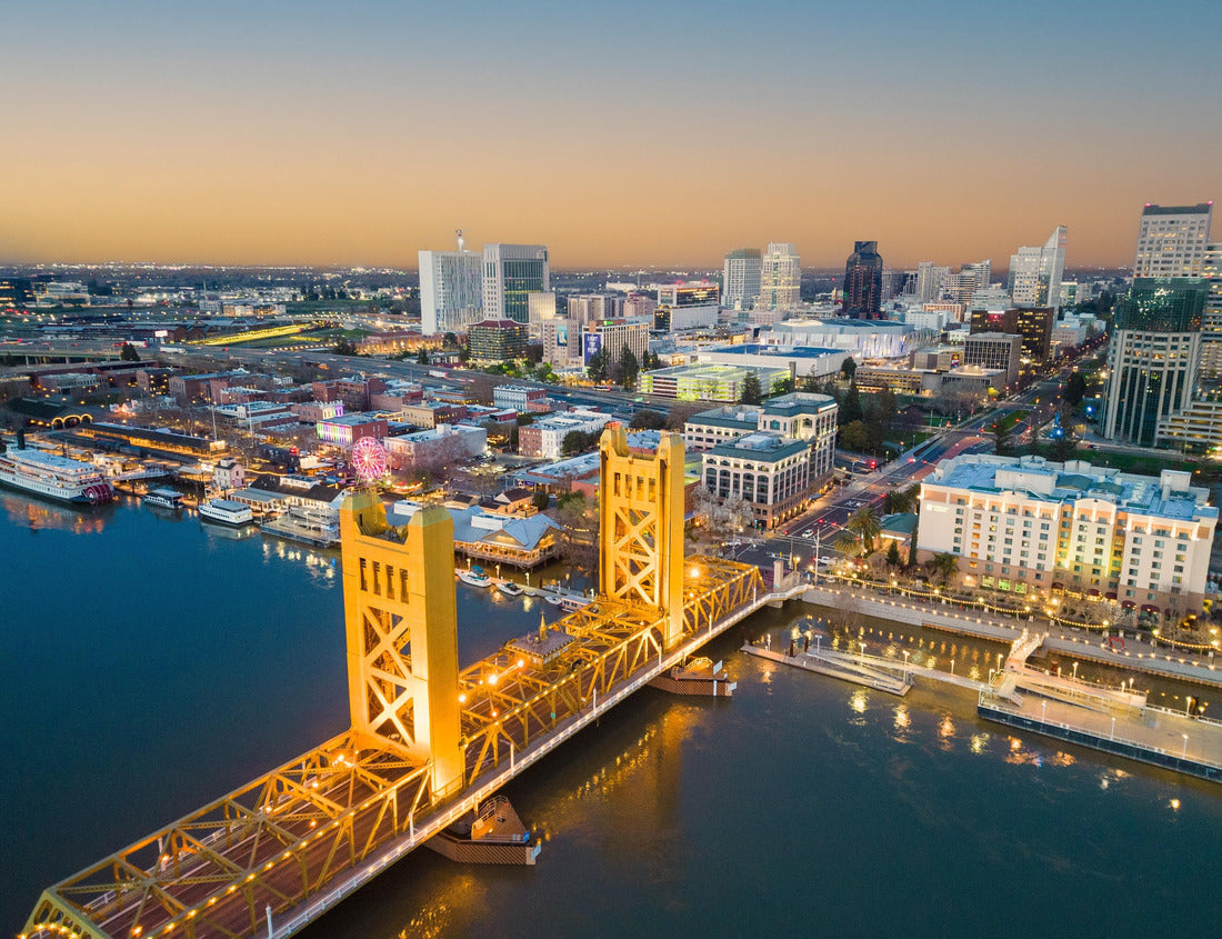 Noah Jigsaw Puzzle Downtown Sacramento and tower Bridge 1000 pieces