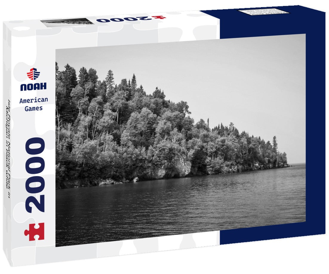 Isle Royale National Park in Michigan 2000pc PuzzleBlack and White