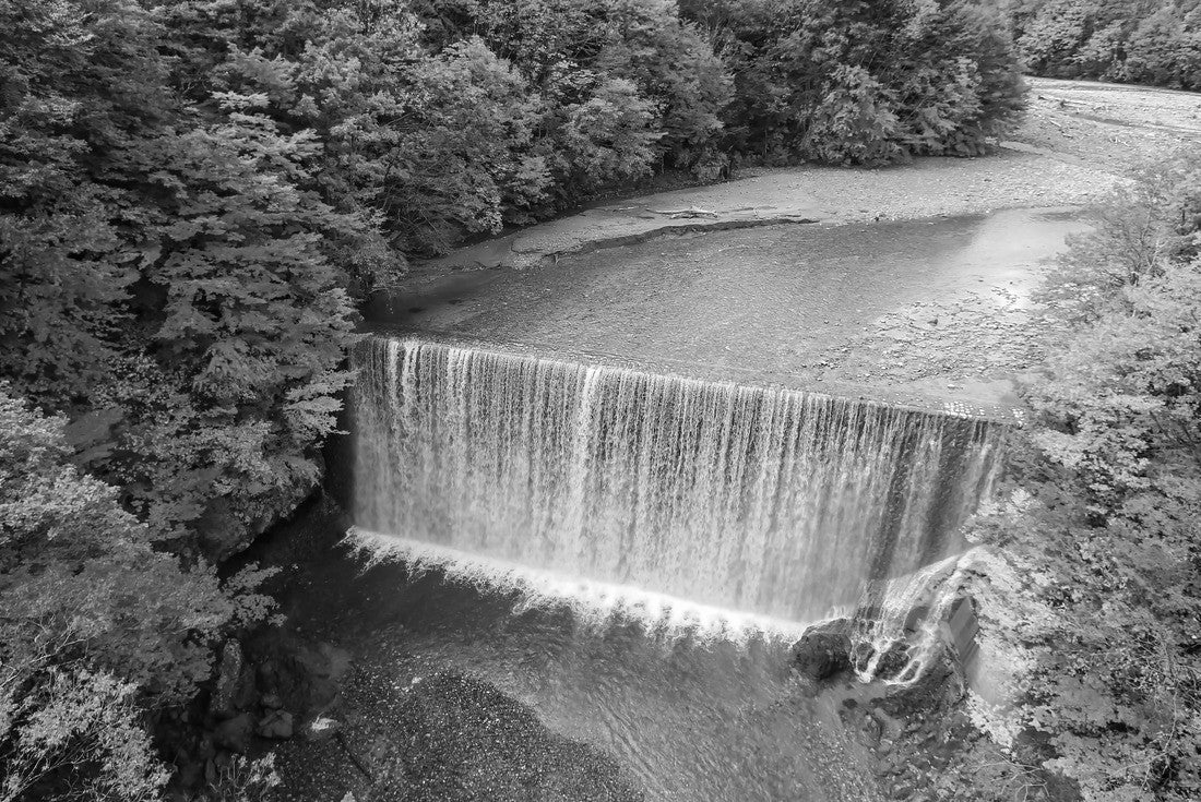 Noah Jigsaw Puzzle Beautiful landscape with waterfall and colorful leaves in the fall bloom. Matsu River, Hachimantai, Iwate Prefecture in black white 2000 pieces