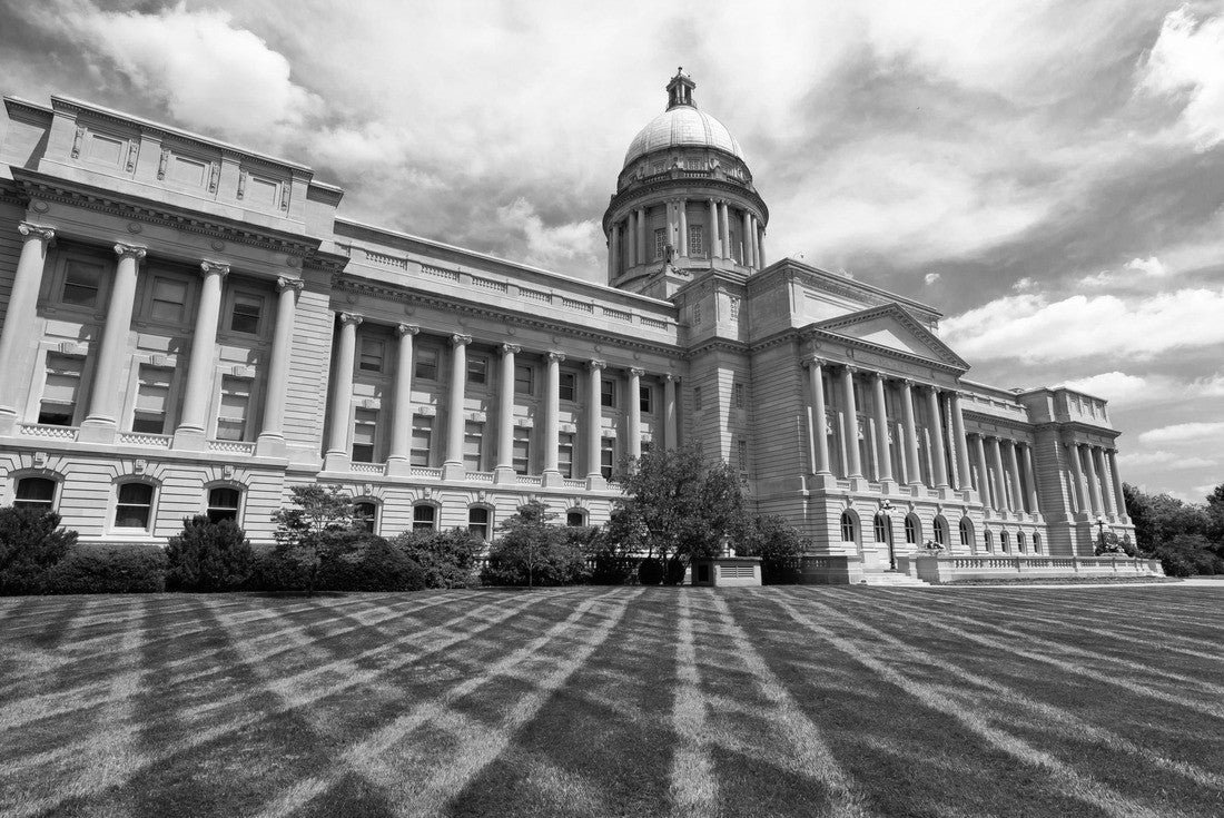Outside the Kentucky State Capitol building on a summer afternoon. Frankfort, Kentucky, USA 2000pc PuzzleBlack and White