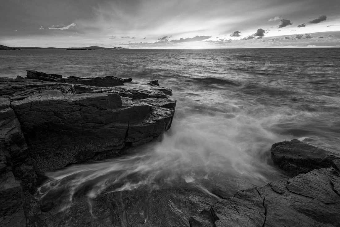 Noah Jigsaw Puzzle Sunrise from Thunder Hole, Acadia National Park, Mount Desert Island, Maine in black white 2000 pieces