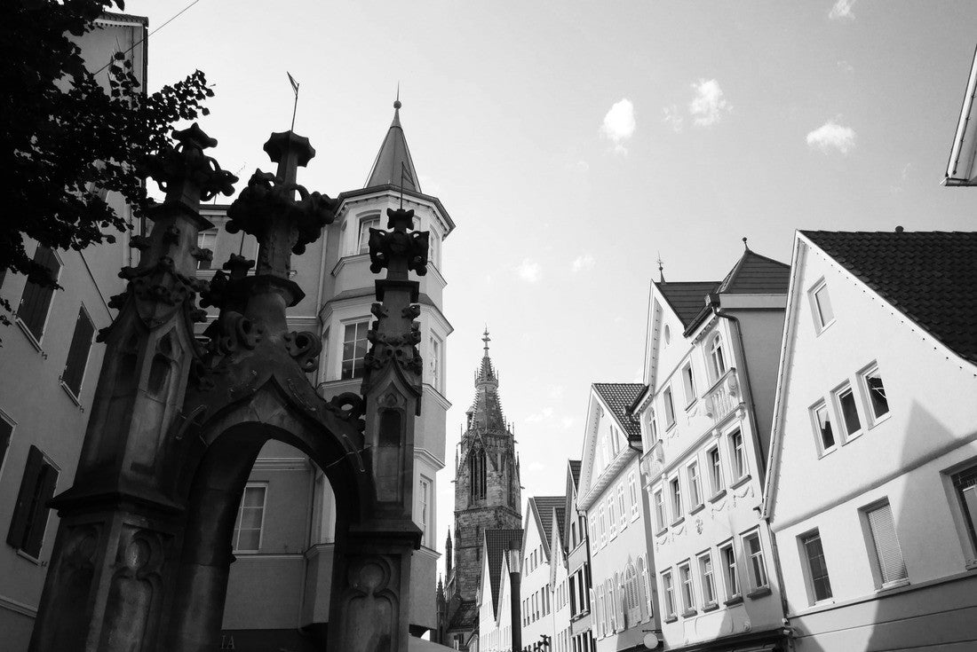 Reutlingen, Germany: View into the upper Wilhelm street and the Mary church 2000pc PuzzleBlack and White