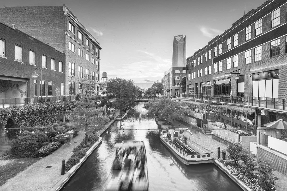 Oklahoma City, Oklahoma, USA cityscape in Bricktown at dusk 2000pc PuzzleBlack and White