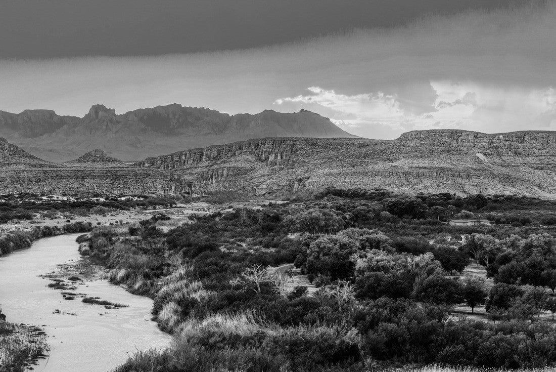 Noah Jigsaw Puzzle Big Bend National Park, near Mexican border, USA at sunset in black white 2000 pieces