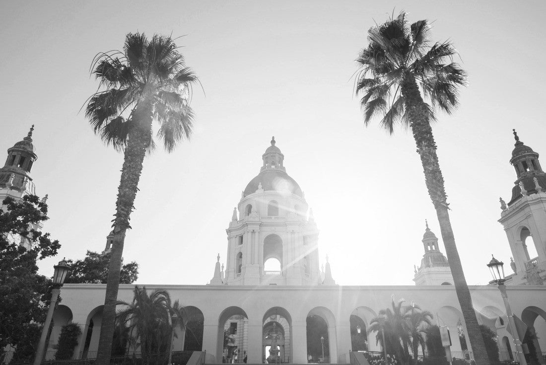 Pasadena, California's City Hall 2000pc PuzzleBlack and White