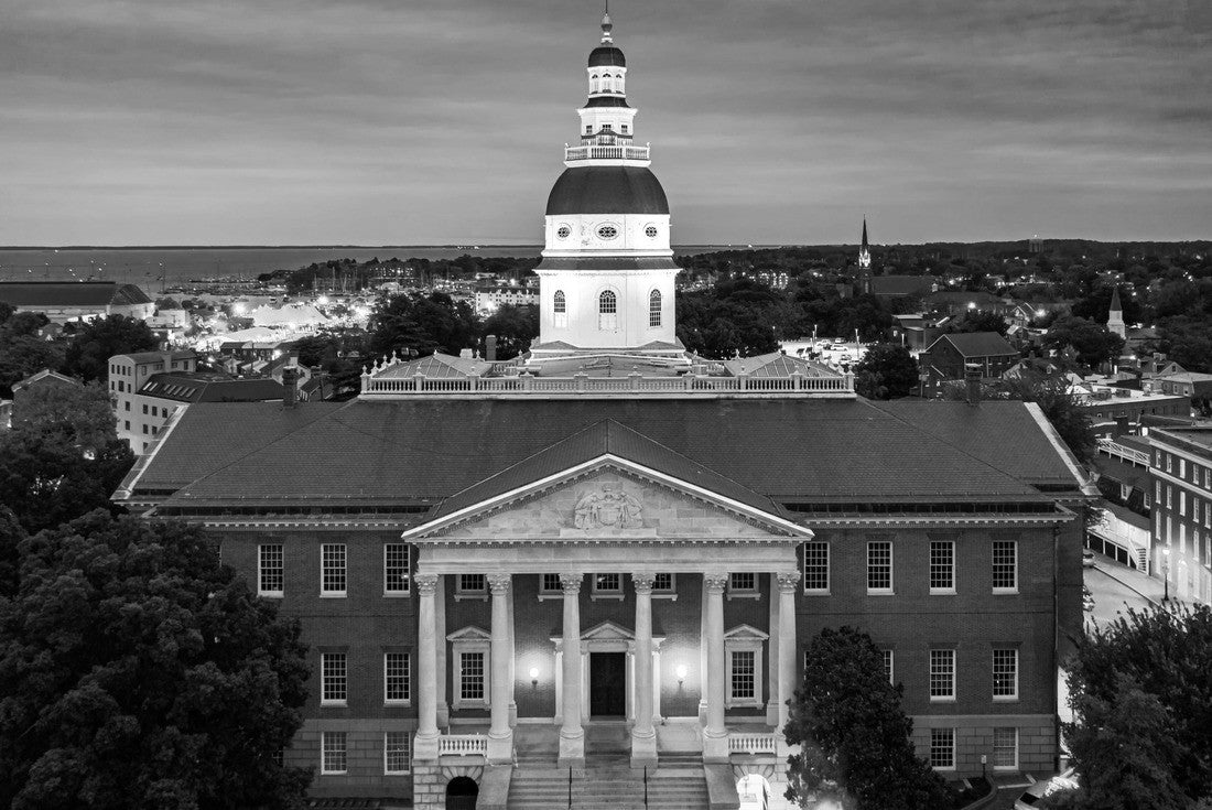 Maryland State House, in Annapolis, at sunset 2000pc PuzzleBlack and White
