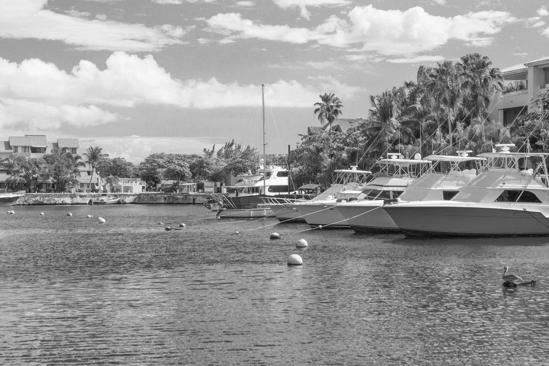 Harbor / marina in Puerto Aventuras with boats on a sunny day. The beautiful and popular coastal city in Riviera Maya, Mexico 2000pc PuzzleBlack and White