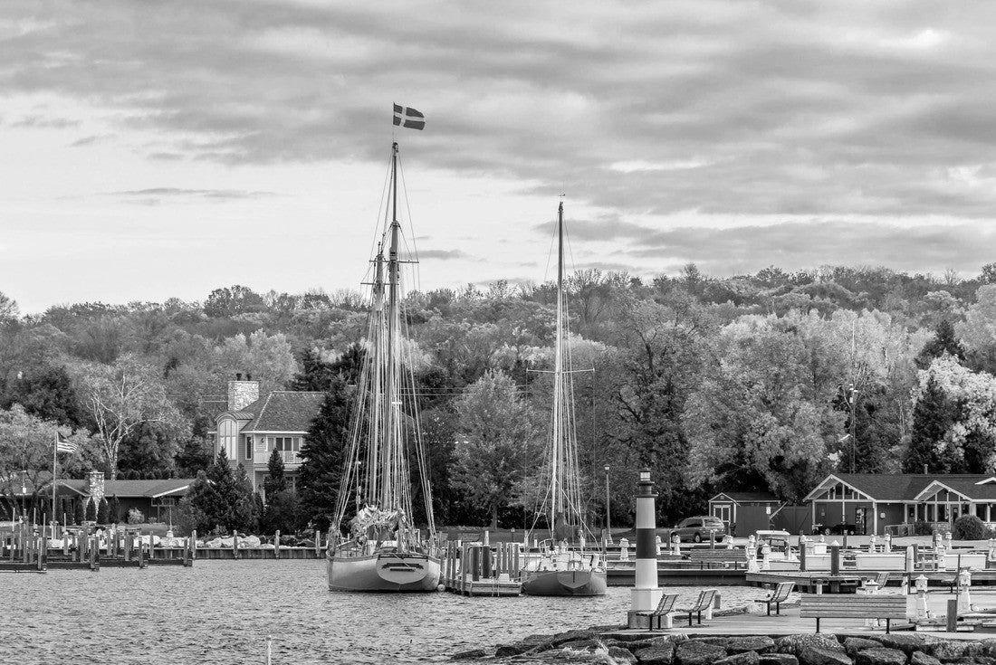 Sister Bay Town harbour view in Door County of Wisconsin 2000pc PuzzleBlack and White