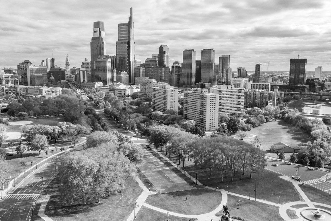 top view of the skyline of Philadelphia 2000pc PuzzleBlack and White