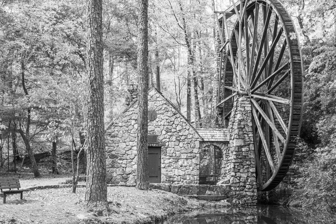 Old Mill at Berry College with autumn leaves in Floyd County, Georgia, USA 2000pc PuzzleBlack and White