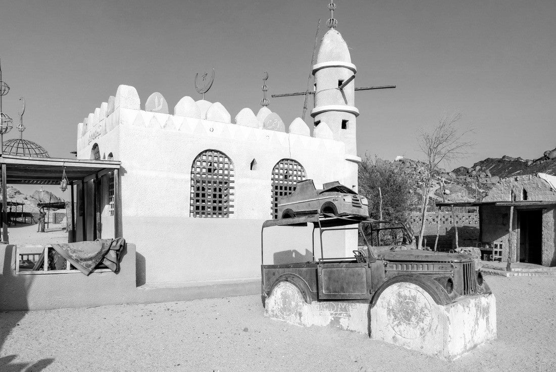 Noah Jigsaw Puzzle Bedouin Sanctuary in the Oriental desert near Safafa, Egypt, Africa in black white 2000 pieces