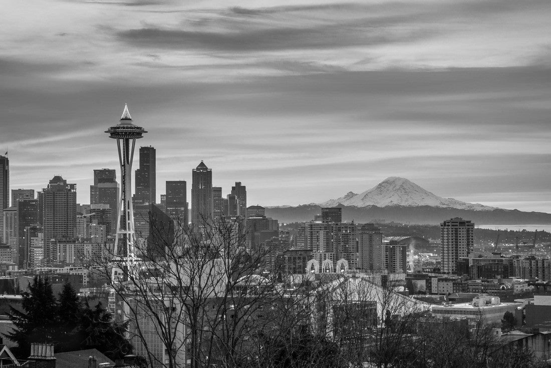 A beautiful view of the city of Seattle, USA underneath the breathtaking colorful sky 2000pc PuzzleBlack and White