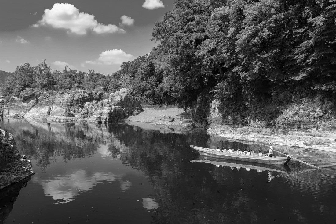 Fresh green Nagatoro Valley, Saitama, Japan 2000pc PuzzleBlack and White