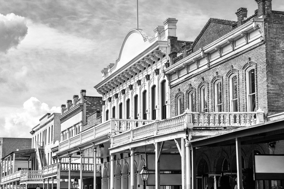 Colonial architecture in Old Sacramento Historic District -California, United States 2000pc PuzzleBlack and White
