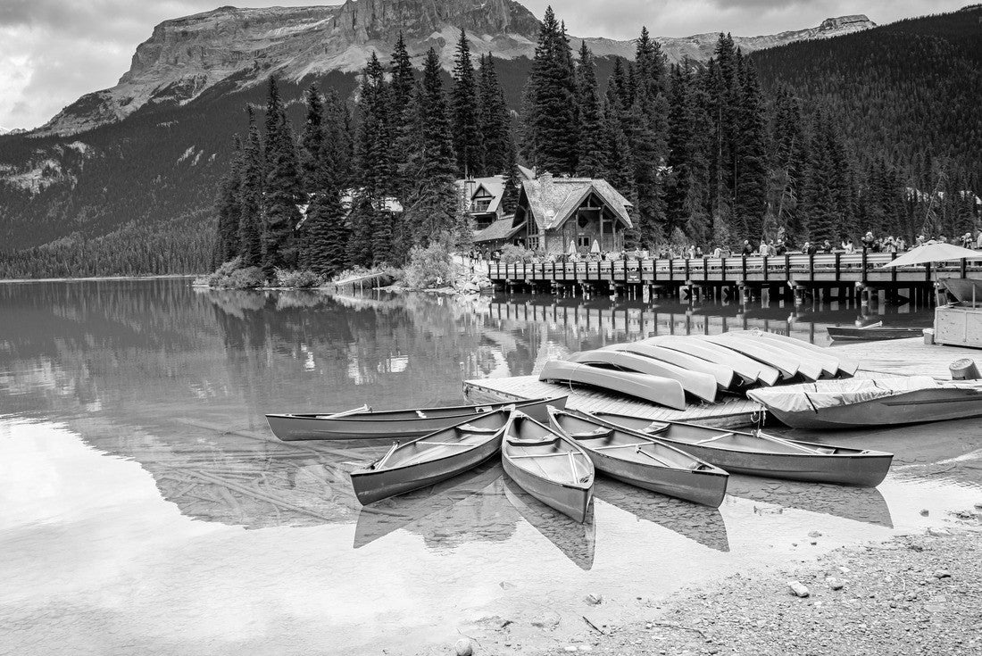 Noah Jigsaw Puzzle Emerald lake Yoho national park Canada British Colombia in black white 2000 pieces