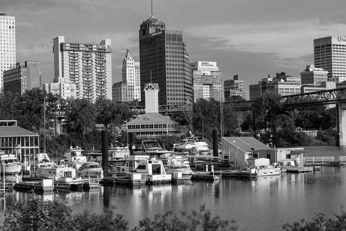 Memphis Tenn Skyline on Mississippi Riveron Mississippi River 2000pc PuzzleBlack and White