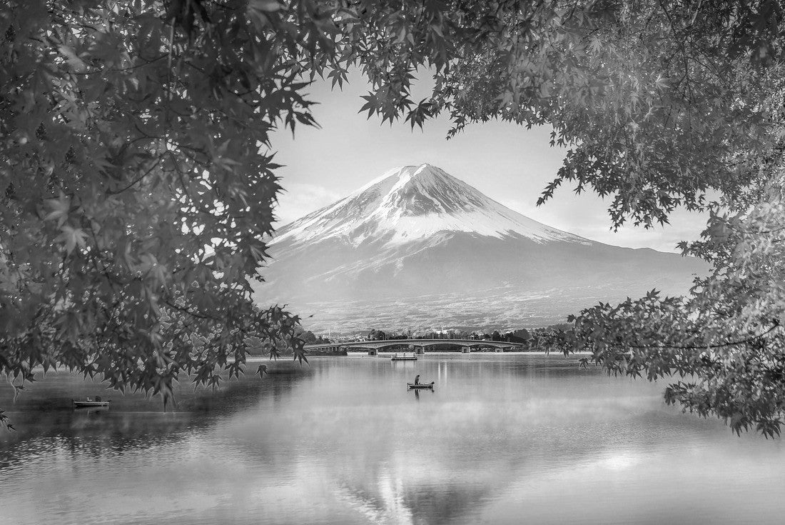 Noah Jigsaw Puzzle Fuji Mountain Reflection and Fisherman Boat with Red Maple Leaves Frame in Autumn at Kawaguchiko Lake, Japan in black white 2000 pieces
