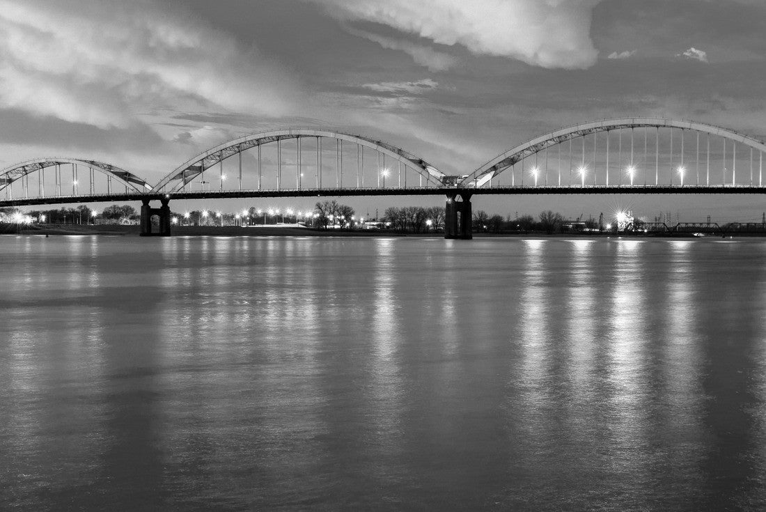 Noah Jigsaw Puzzle Centennial Bridge over Mississippi River in Rock Island IL and Davenport IA in black white 2000 pieces