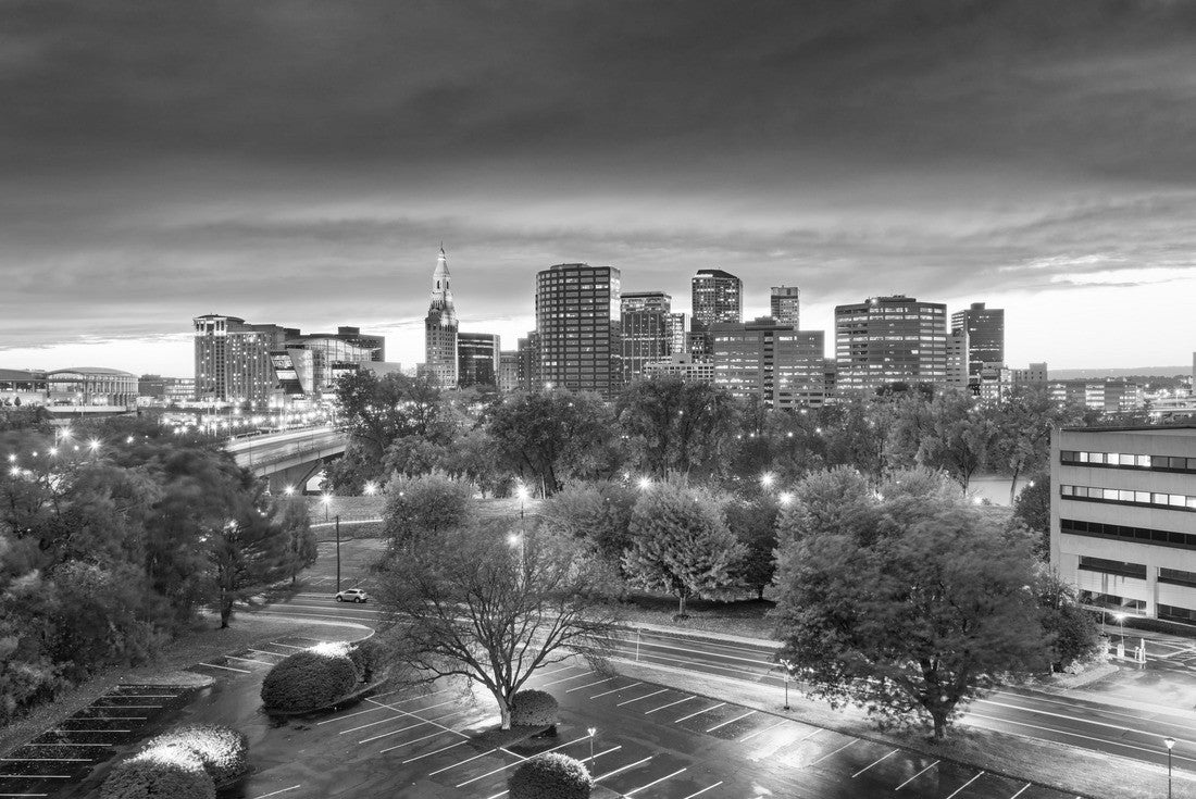 Hartford, Connecticut, USA downtown skyline at dusk in early fall 2000pc PuzzleBlack and White