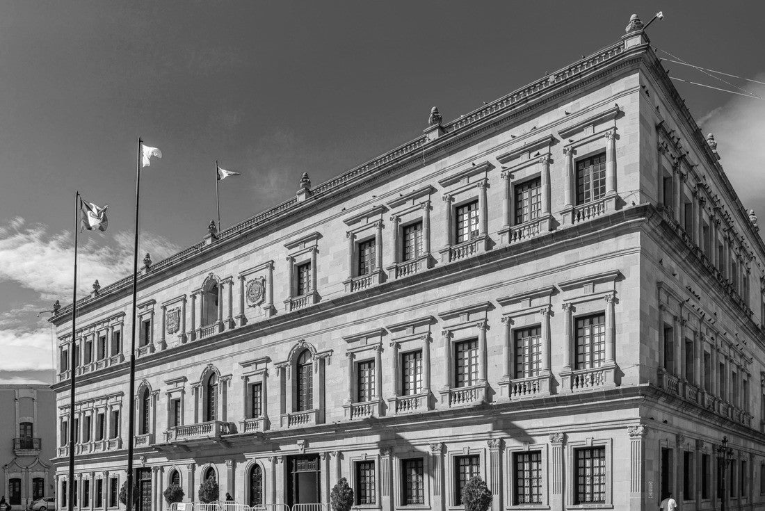 The Pink Palace, state government building in Saltillo, Coahuila state, Mexico 2000pc PuzzleBlack and White