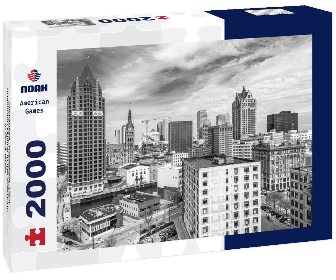 Milwaukee, Wisconsin, USA downtown skyline in the afternoon 2000pc PuzzleBlack and White