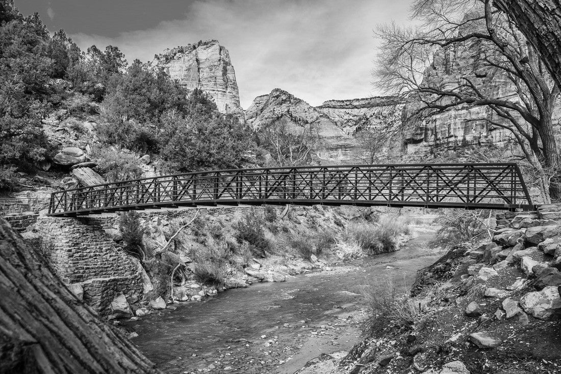 Wooden bridge and scenery in Zion National Park during winter 2000pc PuzzleBlack and White