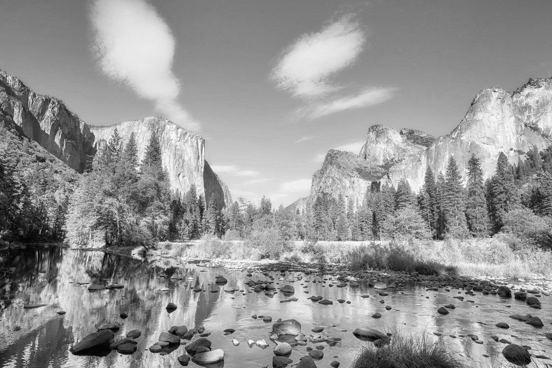 Scenic view of Yosemite Valley with El Capitan rock formation reflected in river, California, USA 2000pc PuzzleBlack and White