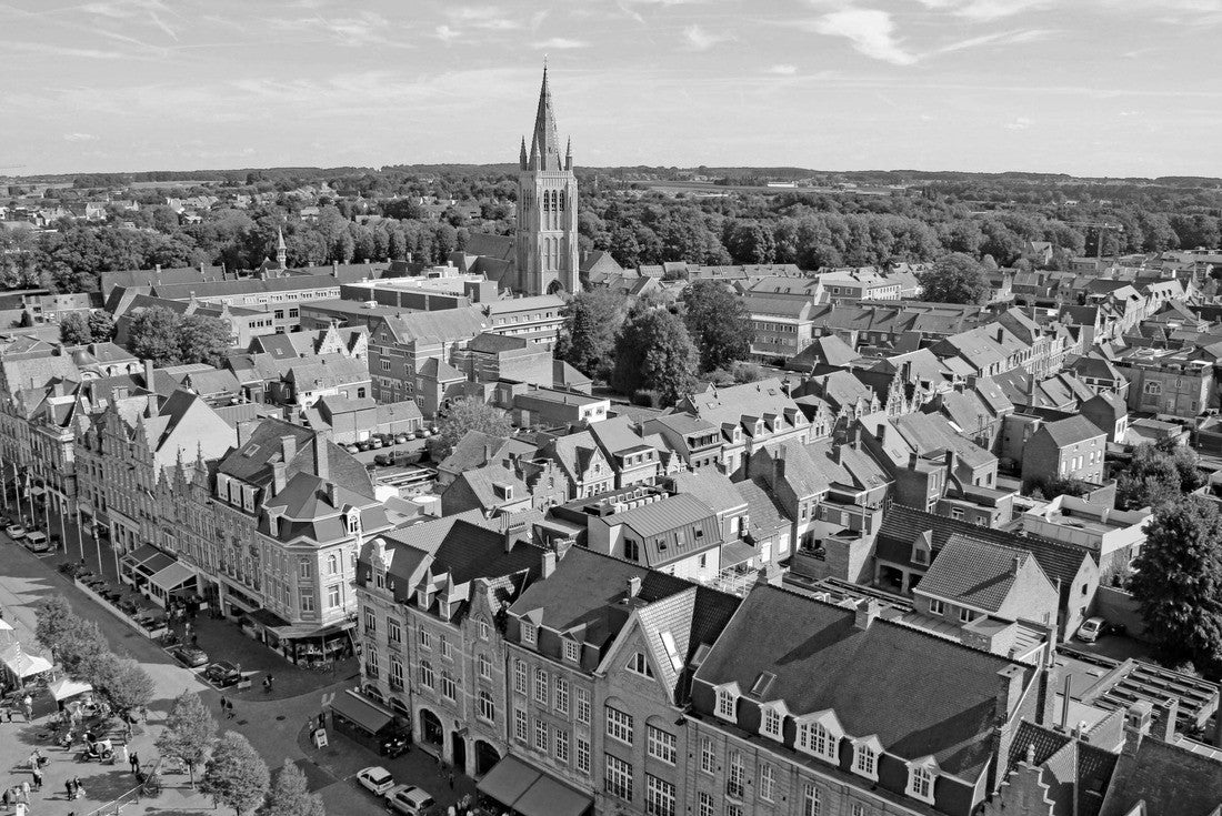 city of Ypres in Belgium 2000pc PuzzleBlack and White