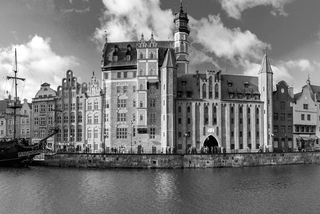 the facades of old medieval houses on the promenade in Gdansk. Poland 2000pc PuzzleBlack and White
