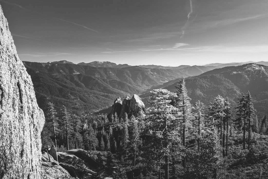 North Californian mountains in Siskiyou County 2000pc PuzzleBlack and White