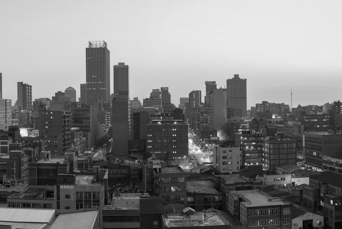 A beautiful and dramatic  of the Johannesburg skyline, taken on a golden evening after sunset 2000pc PuzzleBlack and White
