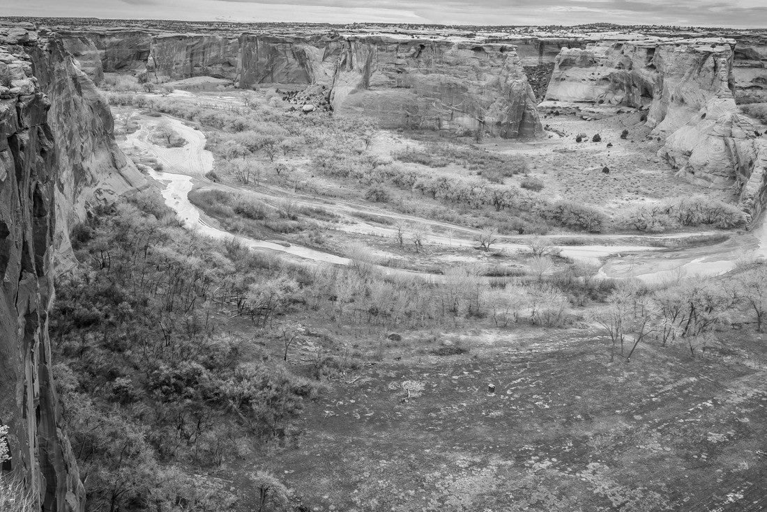 Tsegi Overlook at Canyon de Chelly National Monument, Arizona 2000pc PuzzleBlack and White