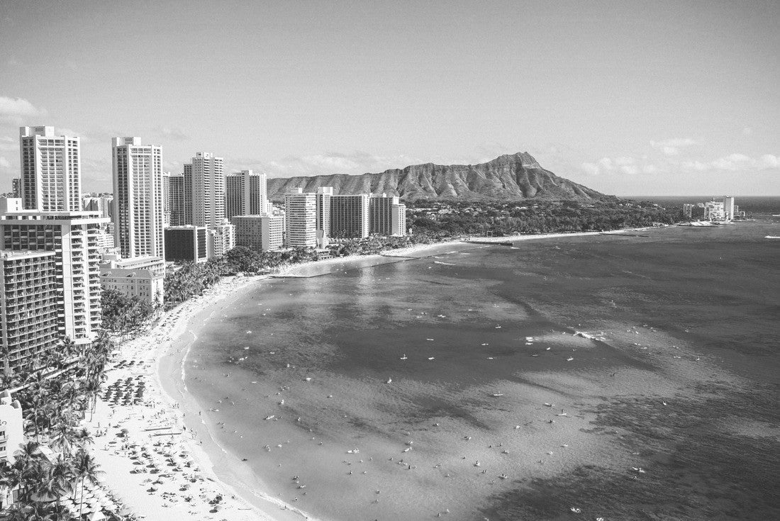 Diamond Head - volcanic cone on Oahu, Hawaii 2000pc PuzzleBlack and White