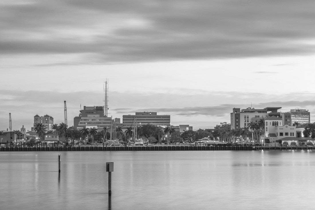 Downtown Bradenton, Florida, USA at Manatee River at dusk 2000pc PuzzleBlack and White