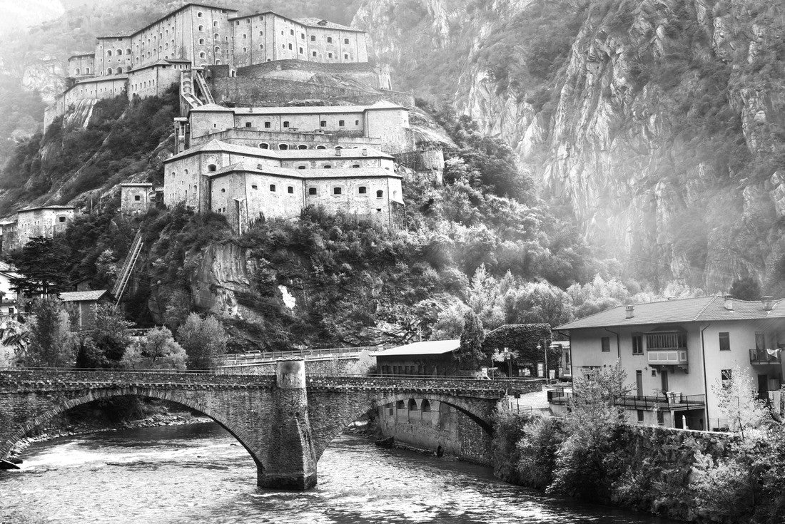 Bard Fortress (Castle) or Castello di Bard - beautiful medieval castle in the Aosta Valley. Northern Italy 2000pc PuzzleBlack and White