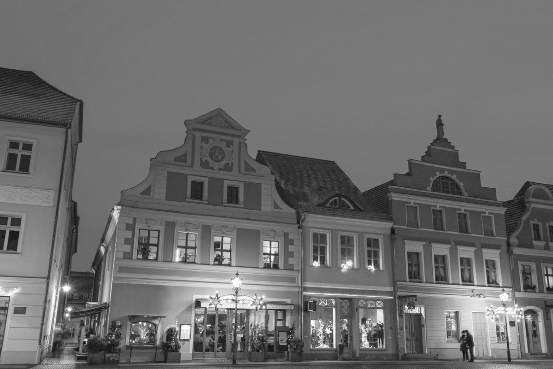 Altmarkt at night. Cottbus, Brandenburg, Germany 2000pc PuzzleBlack and White