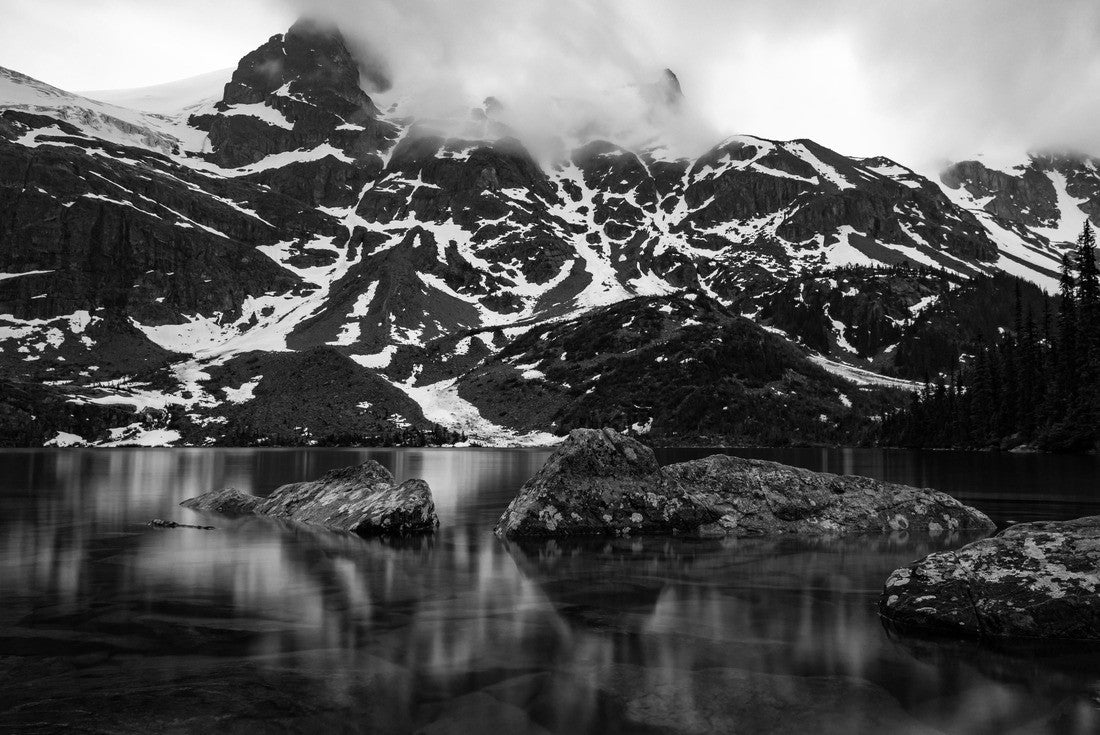 Noah Jigsaw Puzzle Joffrey Lake Provincial Park in Canada in black white 2000 pieces
