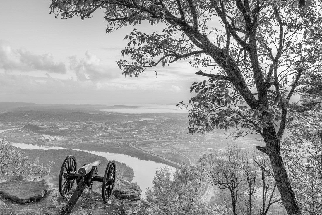 Chattanooga, Tennessee, USA view from Lookout Mountain at dawn 2000pc PuzzleBlack and White