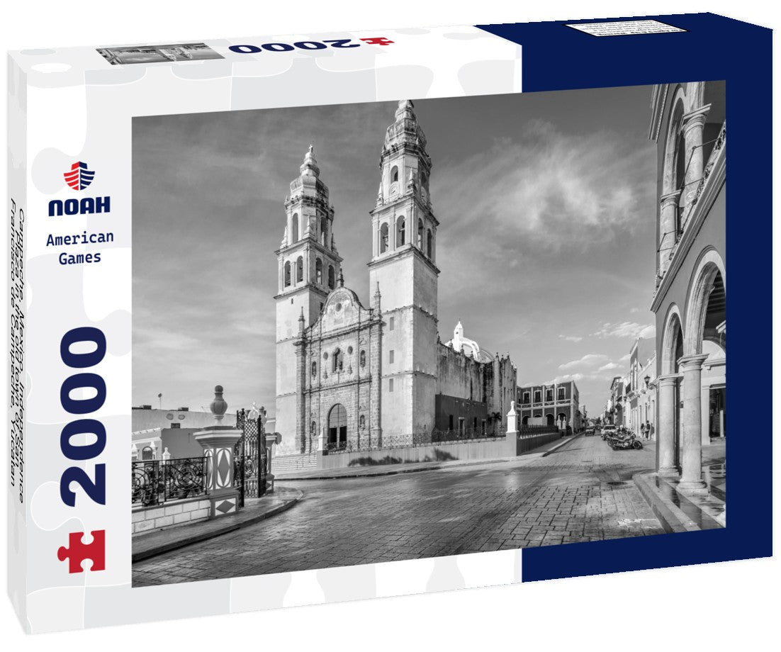 Campeche, Mexico. Independence Plaza in the old town of San Francisco de Campeche, Yucatan heritage 2000pc PuzzleBlack and White