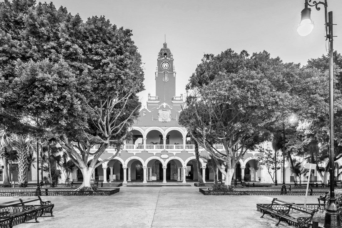 Merida, Mexico. Plaza Grande, center of the Spanish colonial city in Yucatan 2000pc PuzzleBlack and White