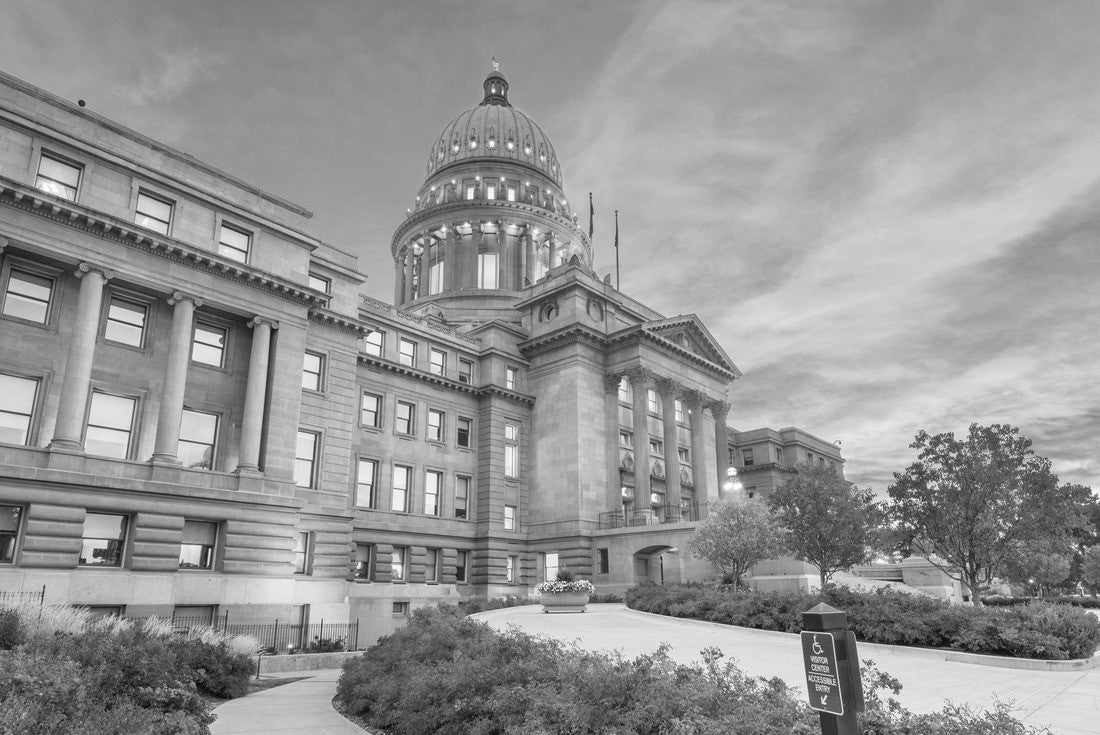 Idaho State Capitol Building at dawn in Boise, Idaho, USA 2000pc PuzzleBlack and White