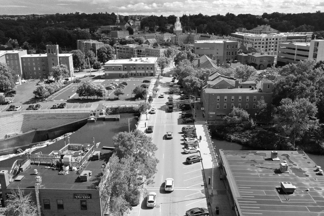Downtown Streets Of Dover, NH (New Hampshire) In The Summer 2000pc PuzzleBlack and White