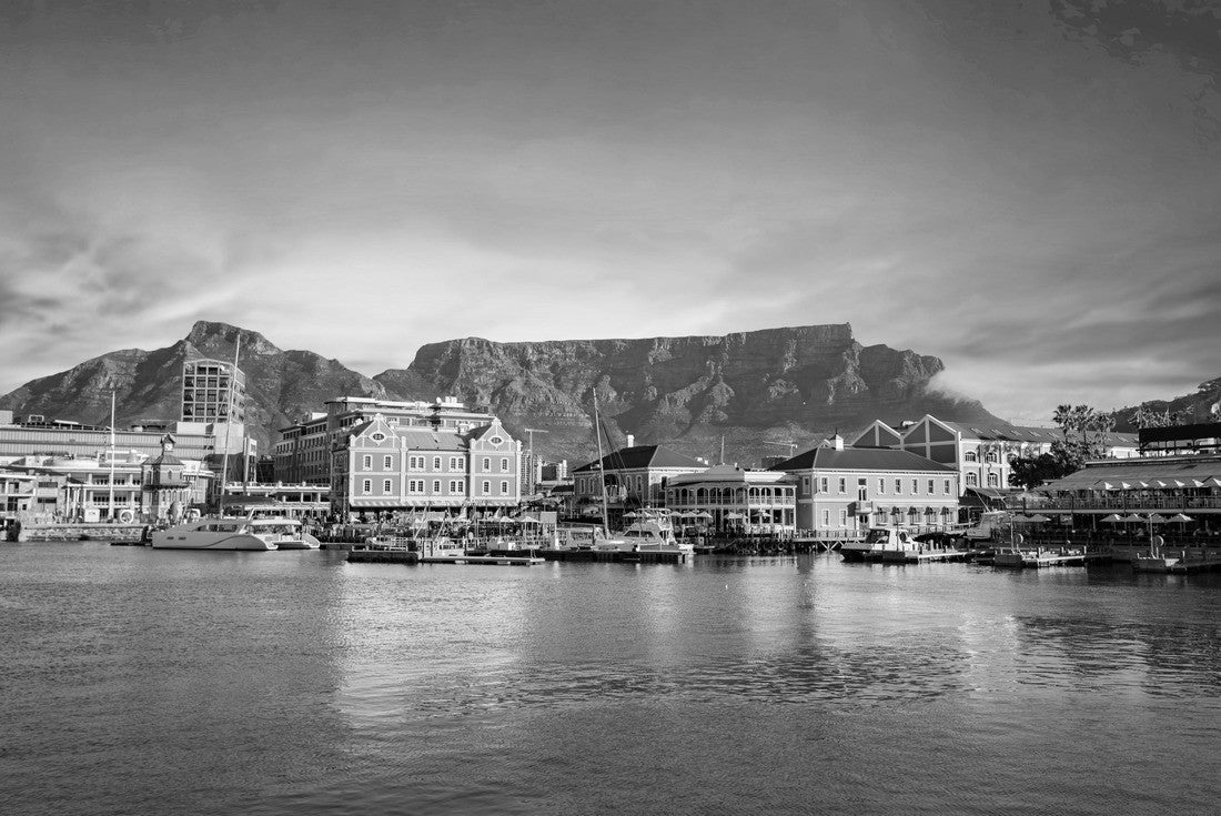 Noah Jigsaw Puzzle Table boats and shops on the seafront in Cape Town, South Africa in black white 2000 pieces