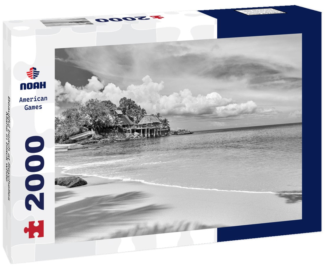 Beautiful beach at Seychelles, Mahe 2000pc PuzzleBlack and White
