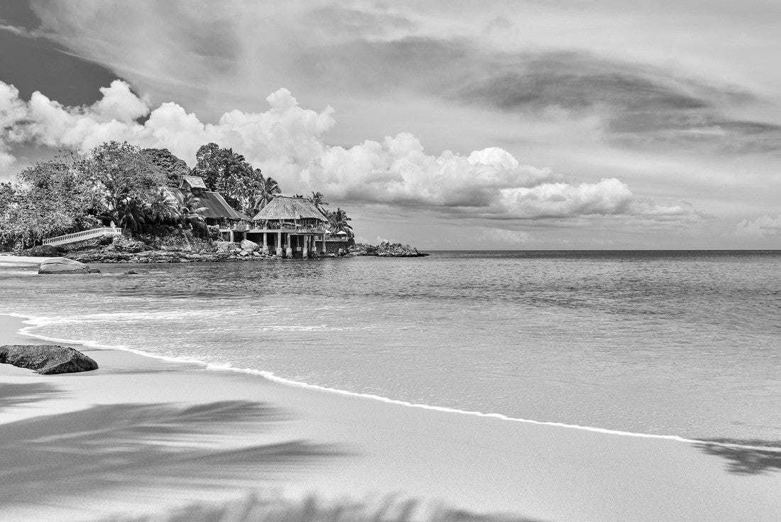Beautiful beach at Seychelles, Mahe 2000pc PuzzleBlack and White