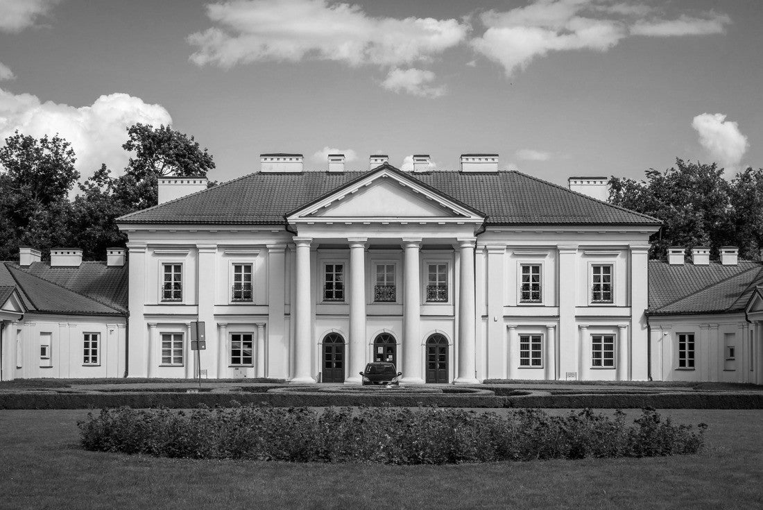 Palace from the 18th century on sunny days in Siedlce, Masovia, Poland 2000pc PuzzleBlack and White