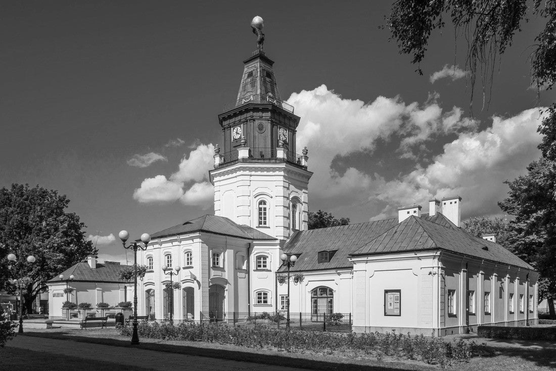 The town hall is now a regional museum in Siedlce, Masovia, Poland 2000pc PuzzleBlack and White