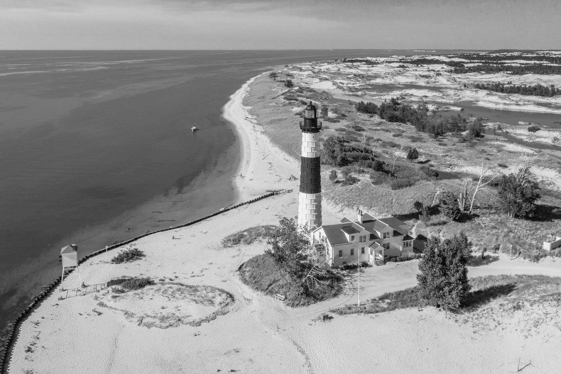 Aerial view of the Big Sable Point Lighthouse near Ludington, Michigan 2000pc PuzzleBlack and White